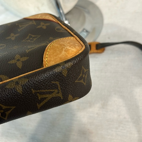 Auth LOUIS VUITTON Danube M45266 Brown Monogram 872ST Shoulder Bag - Picture 14 of 17